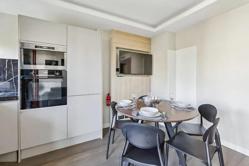 330 Suite Pernet 3 : Elegance And Comfort In Paris Apartment